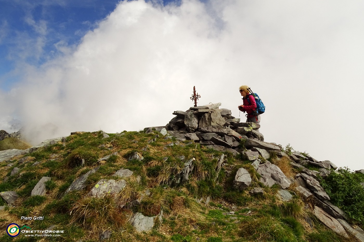 54 In vetta al Monte Valletto (2371 m).JPG